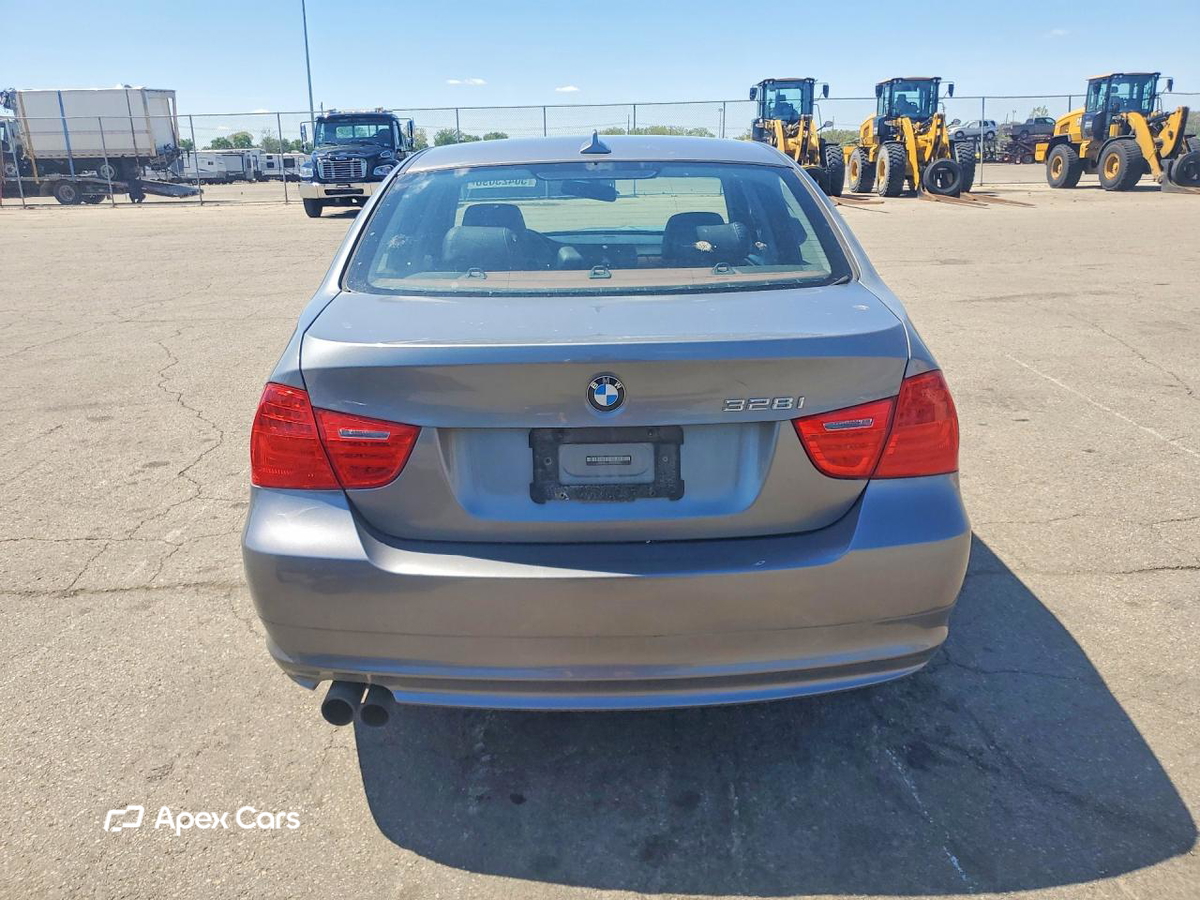 BMW Series 3 2011