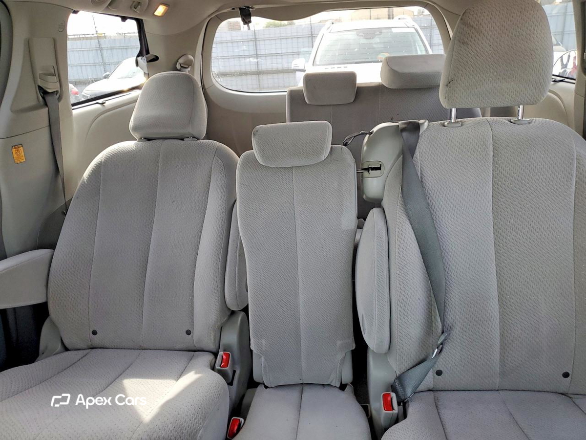 Toyota Sienna 2013