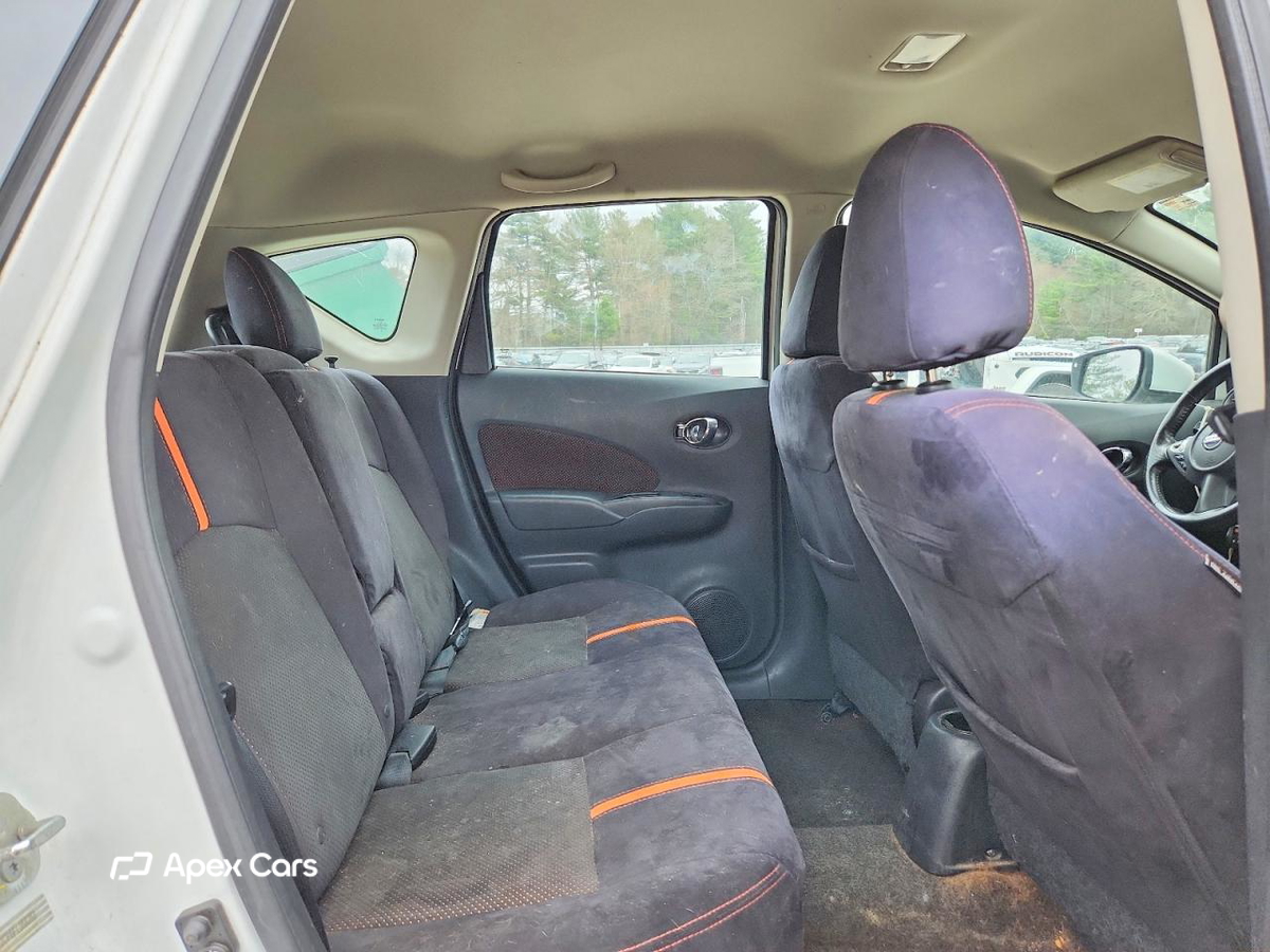 Nissan Versa 2015