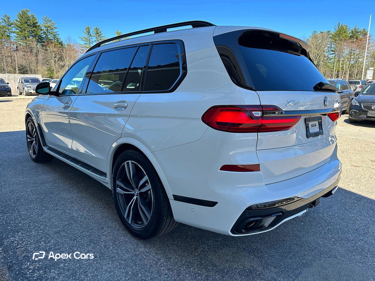 BMW X7 2021