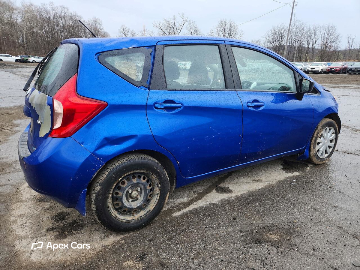 Nissan Versa 2015