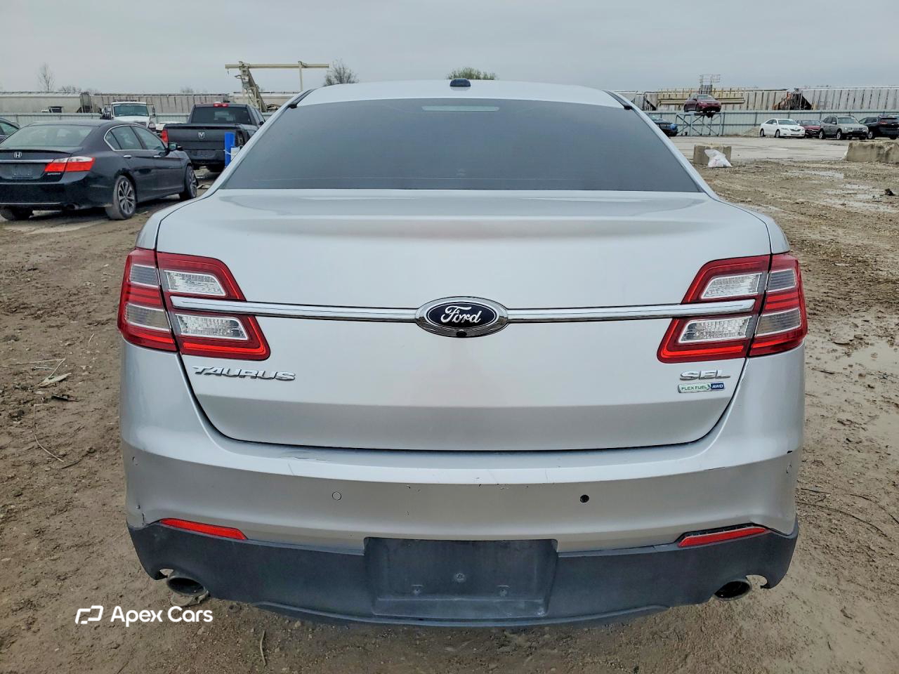 Ford Taurus 2016