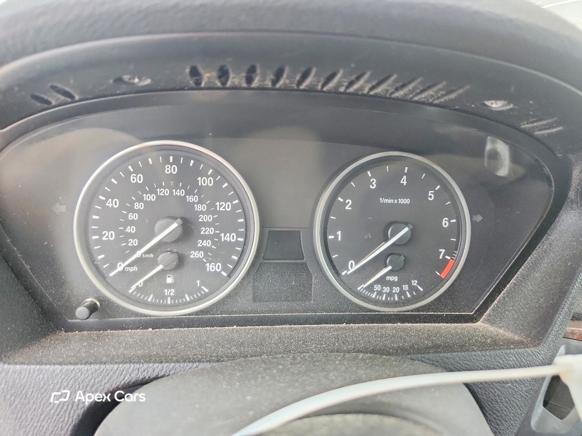 BMW X5 2011