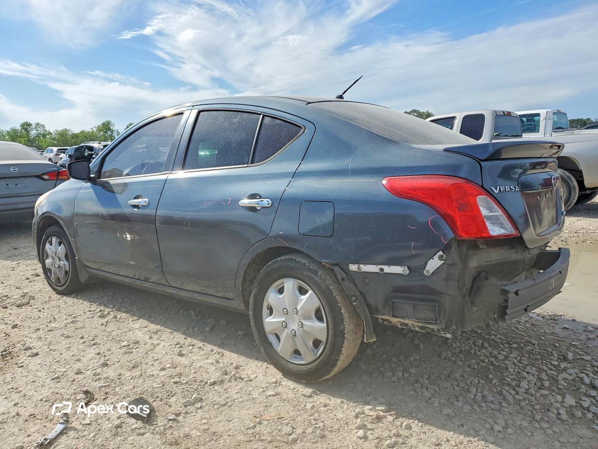 Nissan Versa 2015