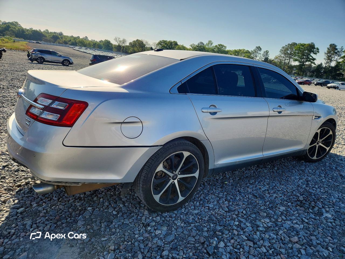 Ford Taurus 2015