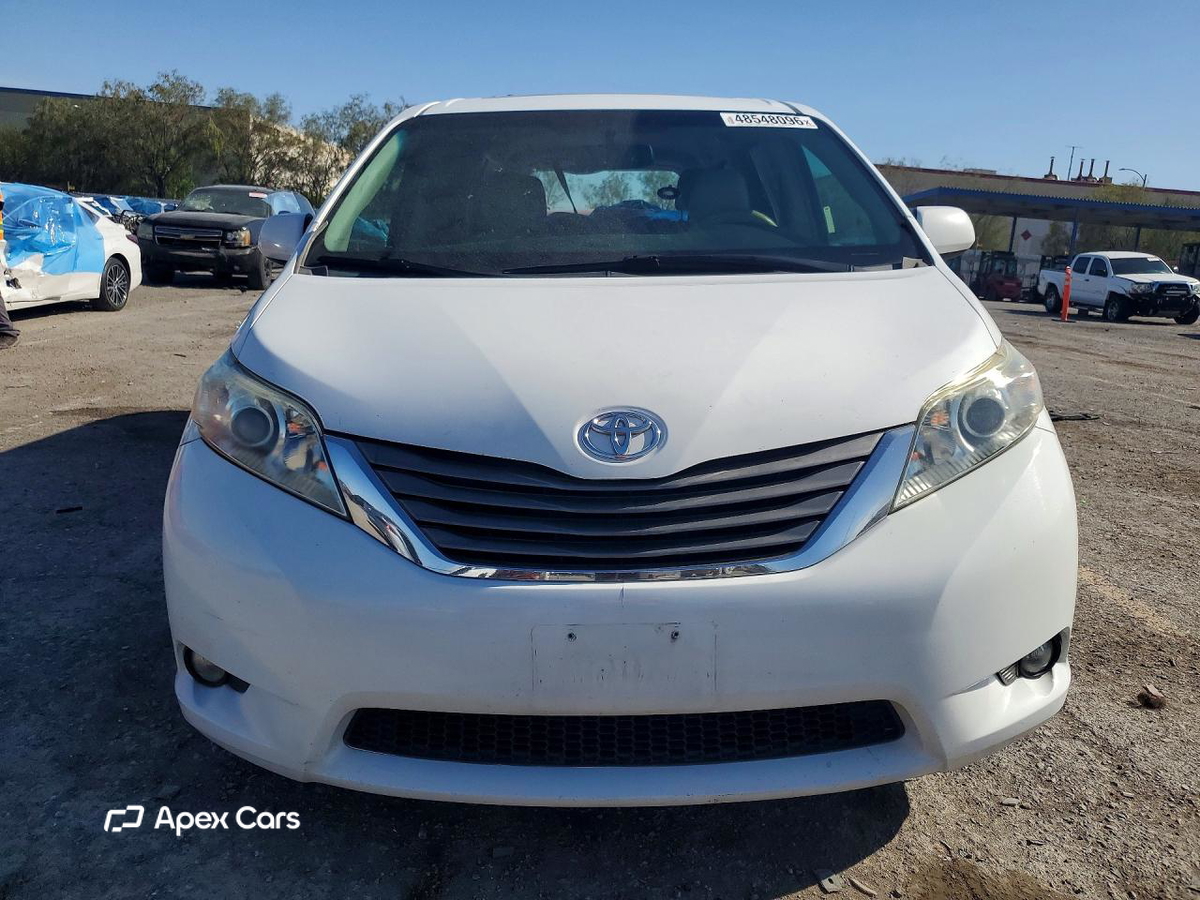 Toyota Sienna 2011