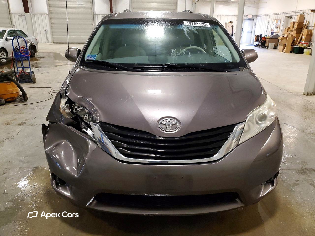 Toyota Sienna 2012