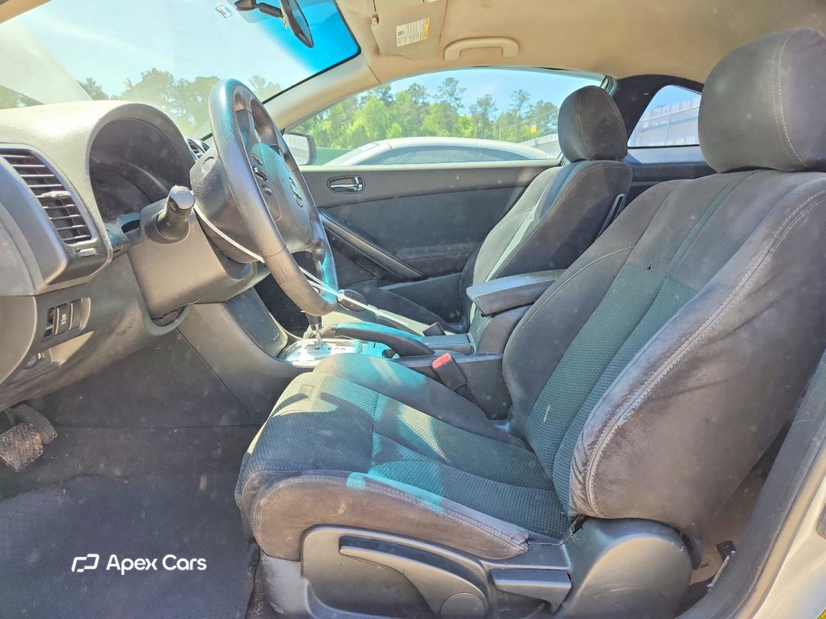 Nissan Altima 2011