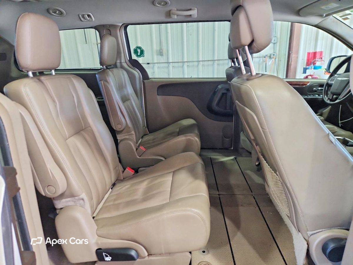 Chrysler Voyager 2013