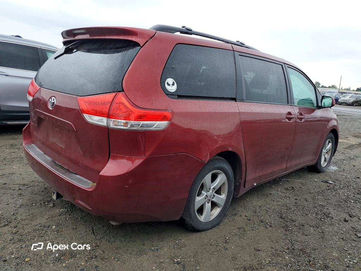 Toyota Sienna 2011