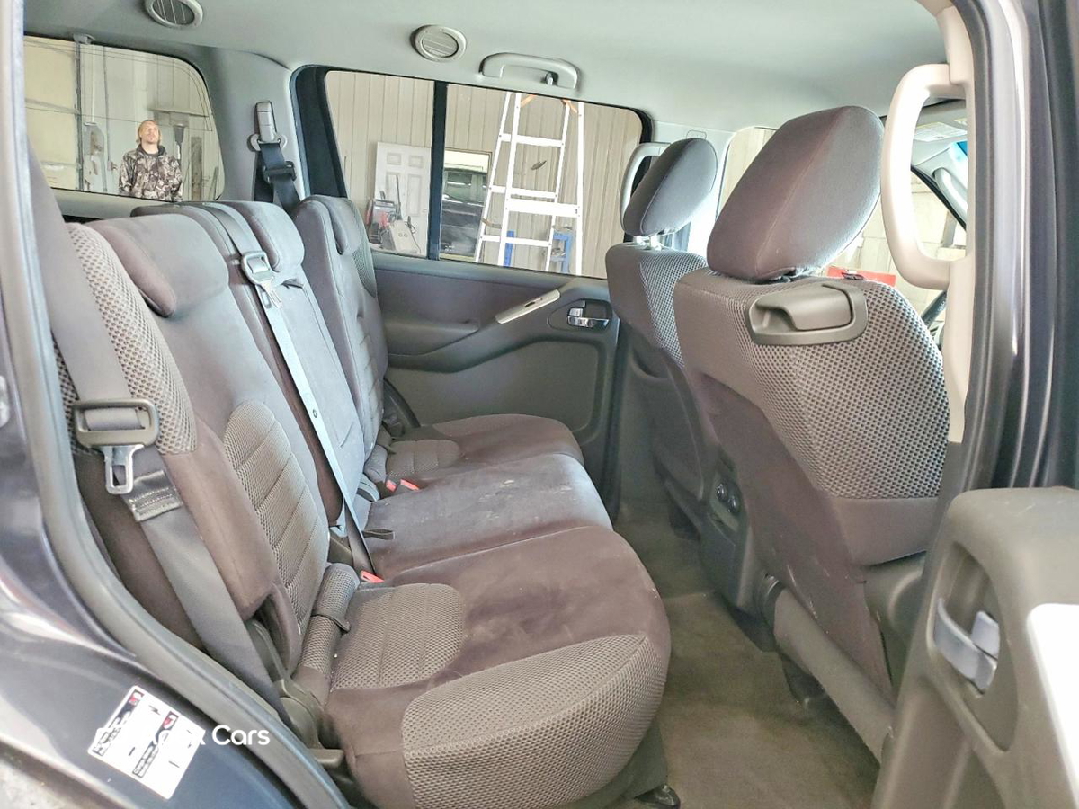 Nissan Pathfinder 2011