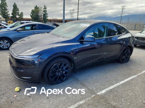Tesla Model Y 2026 - Image 1 of 13