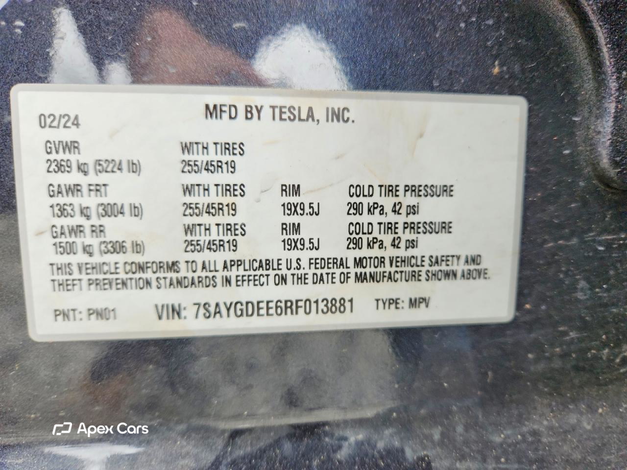 Tesla Model Y 2024