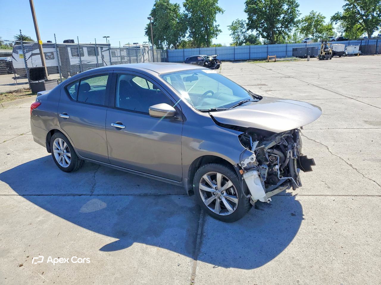 Nissan Versa 2015