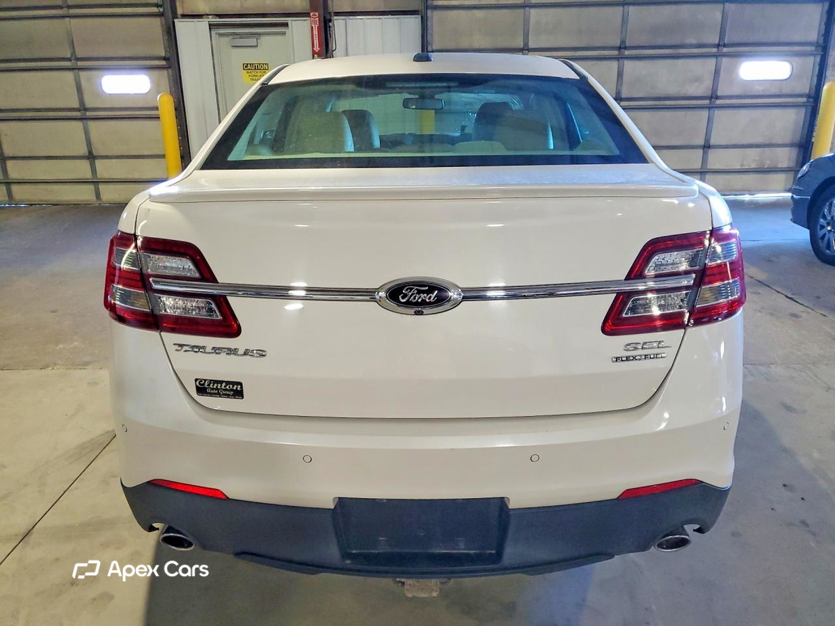 Ford Taurus 2015