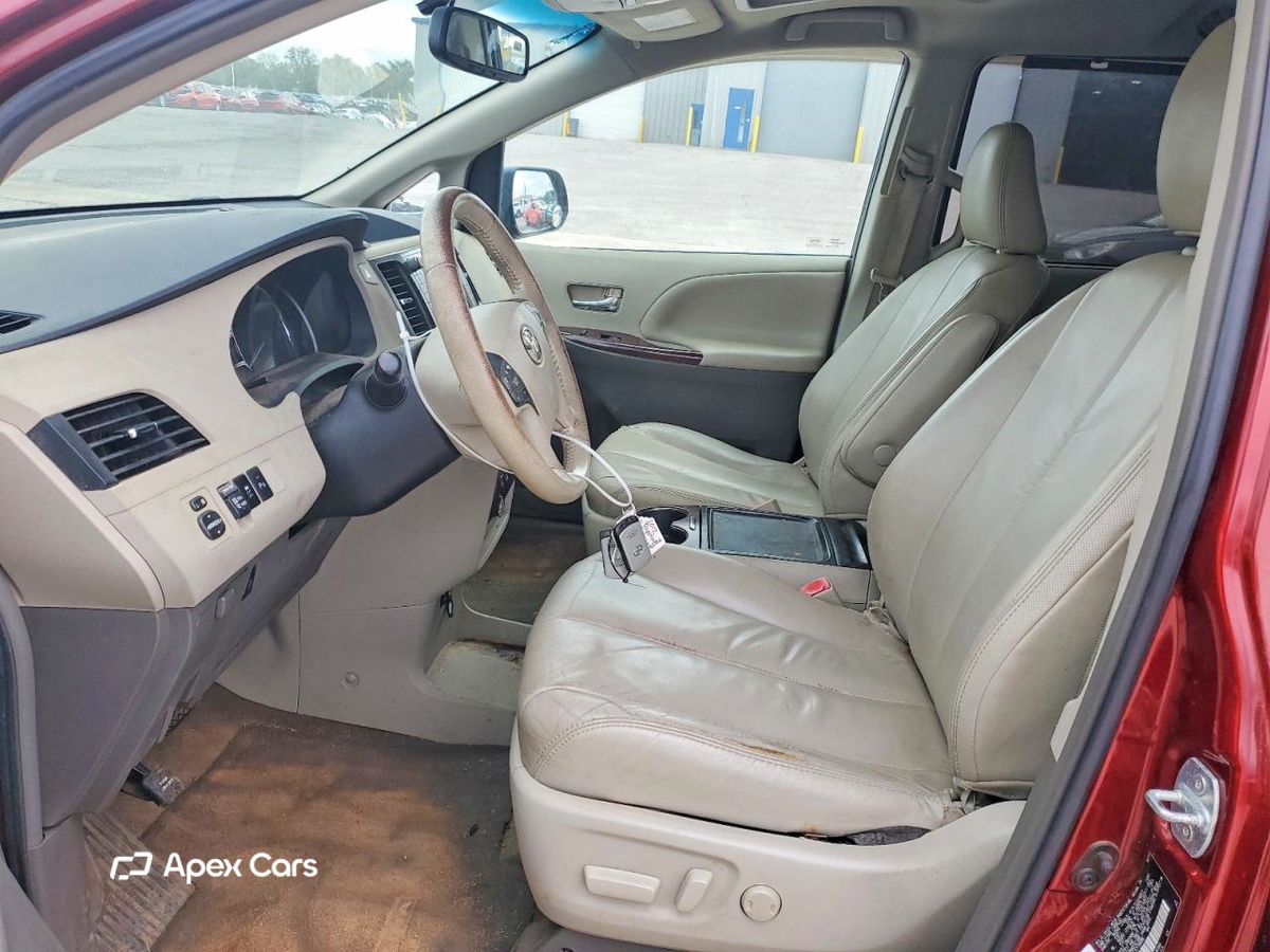 Toyota Sienna 2012