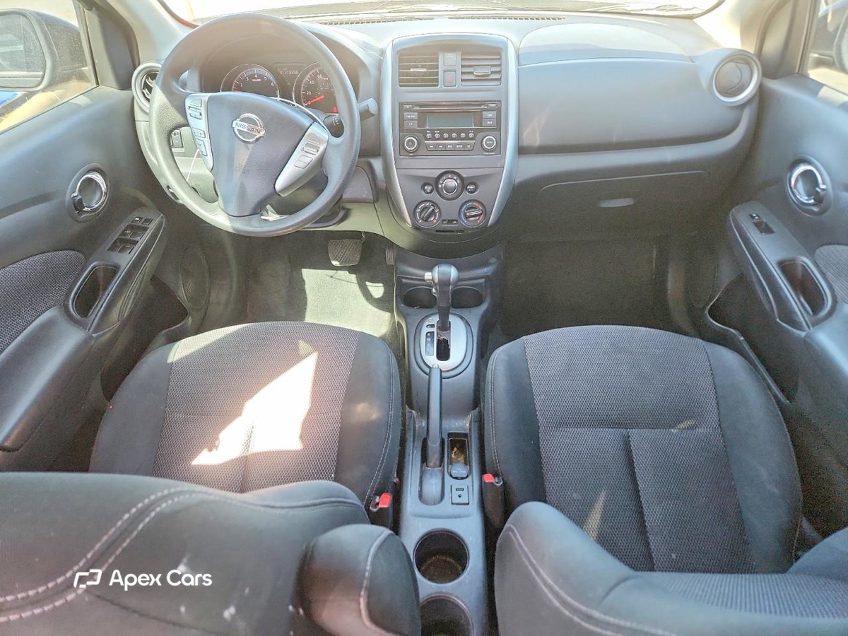 Nissan Versa 2015