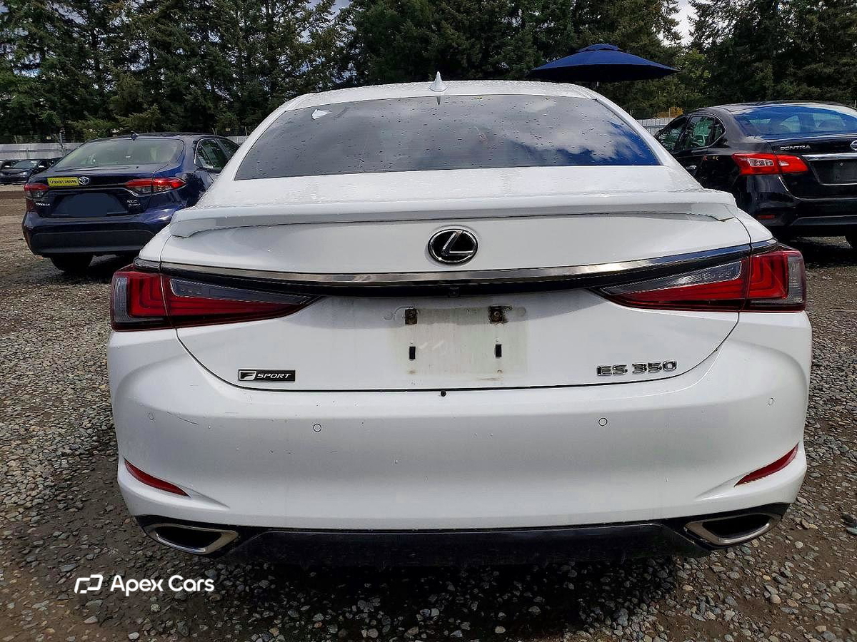 Lexus ES 2020
