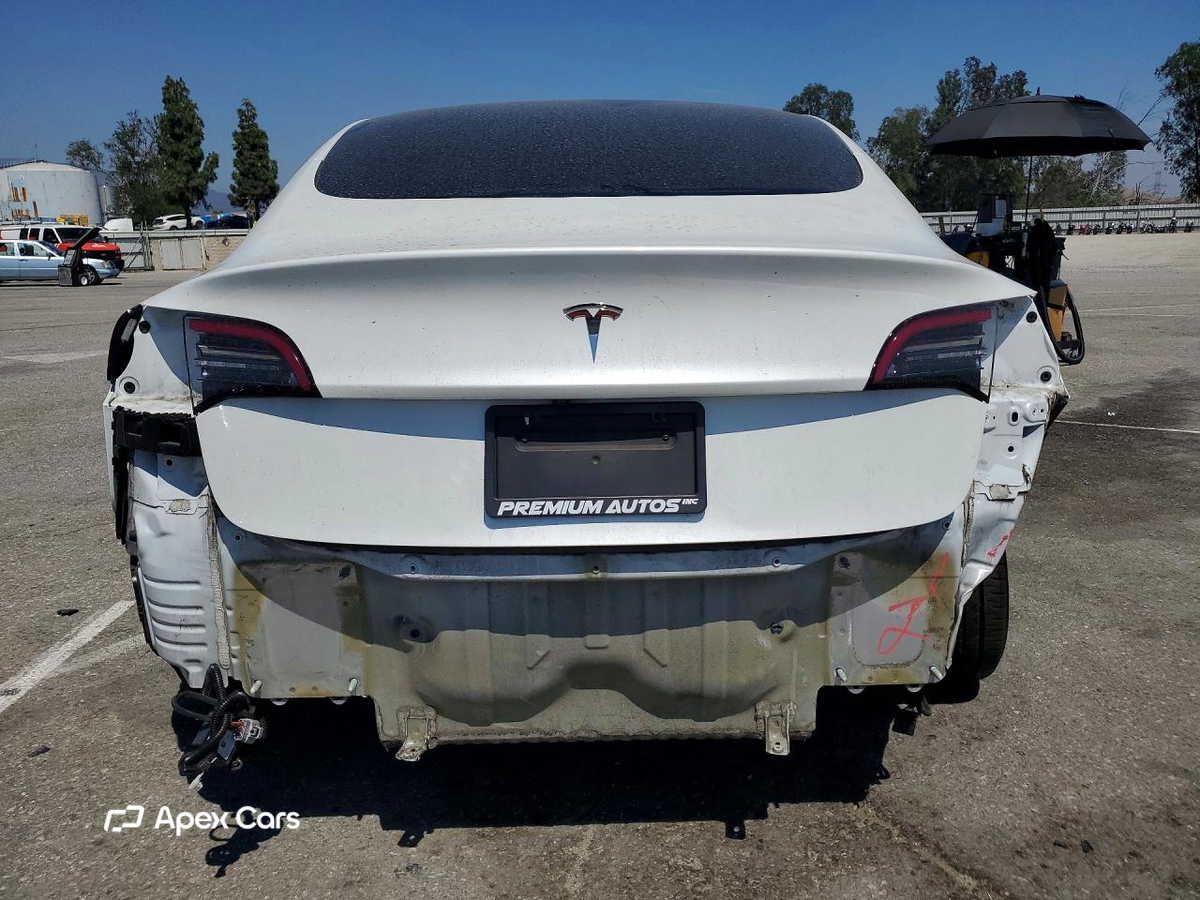 Tesla Model 3 2022