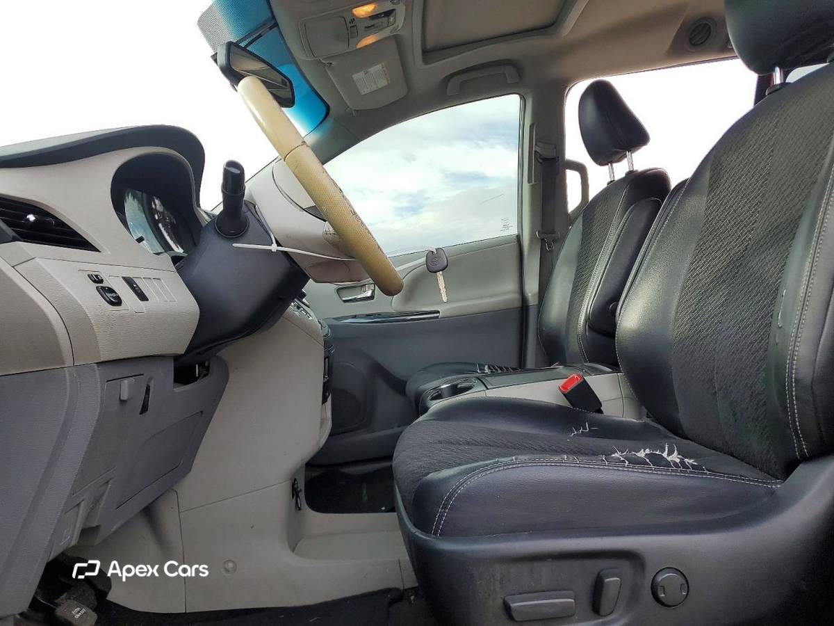 Toyota Sienna 2014