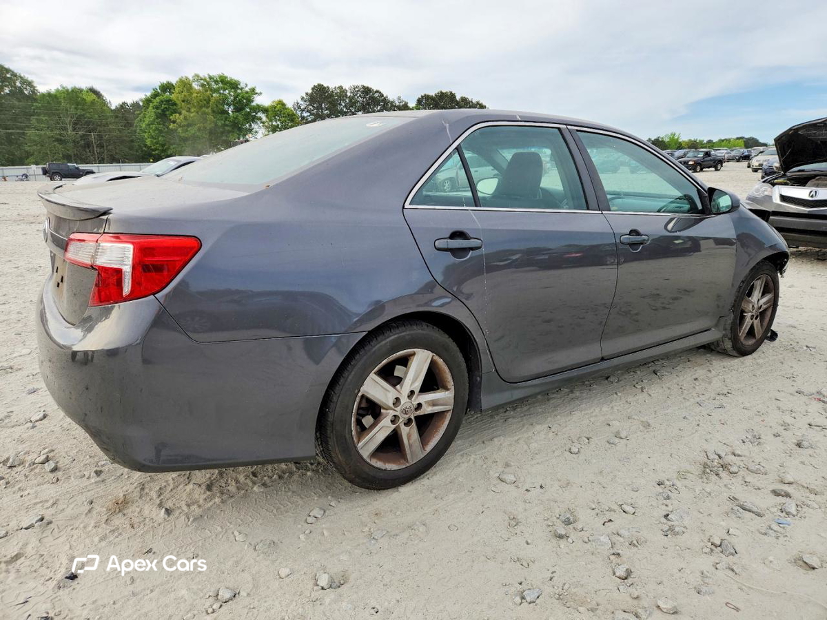 Toyota Camry 2012