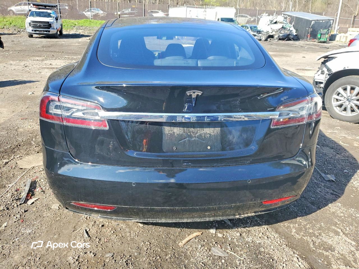 Tesla Model S 2016