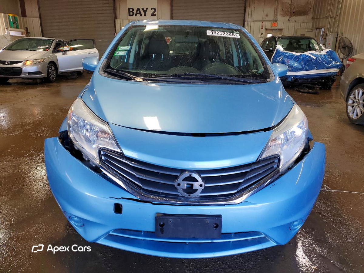 Nissan Versa 2015
