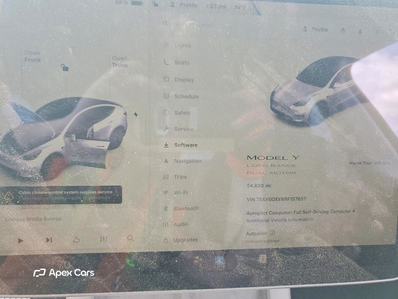 Tesla Model Y 2024