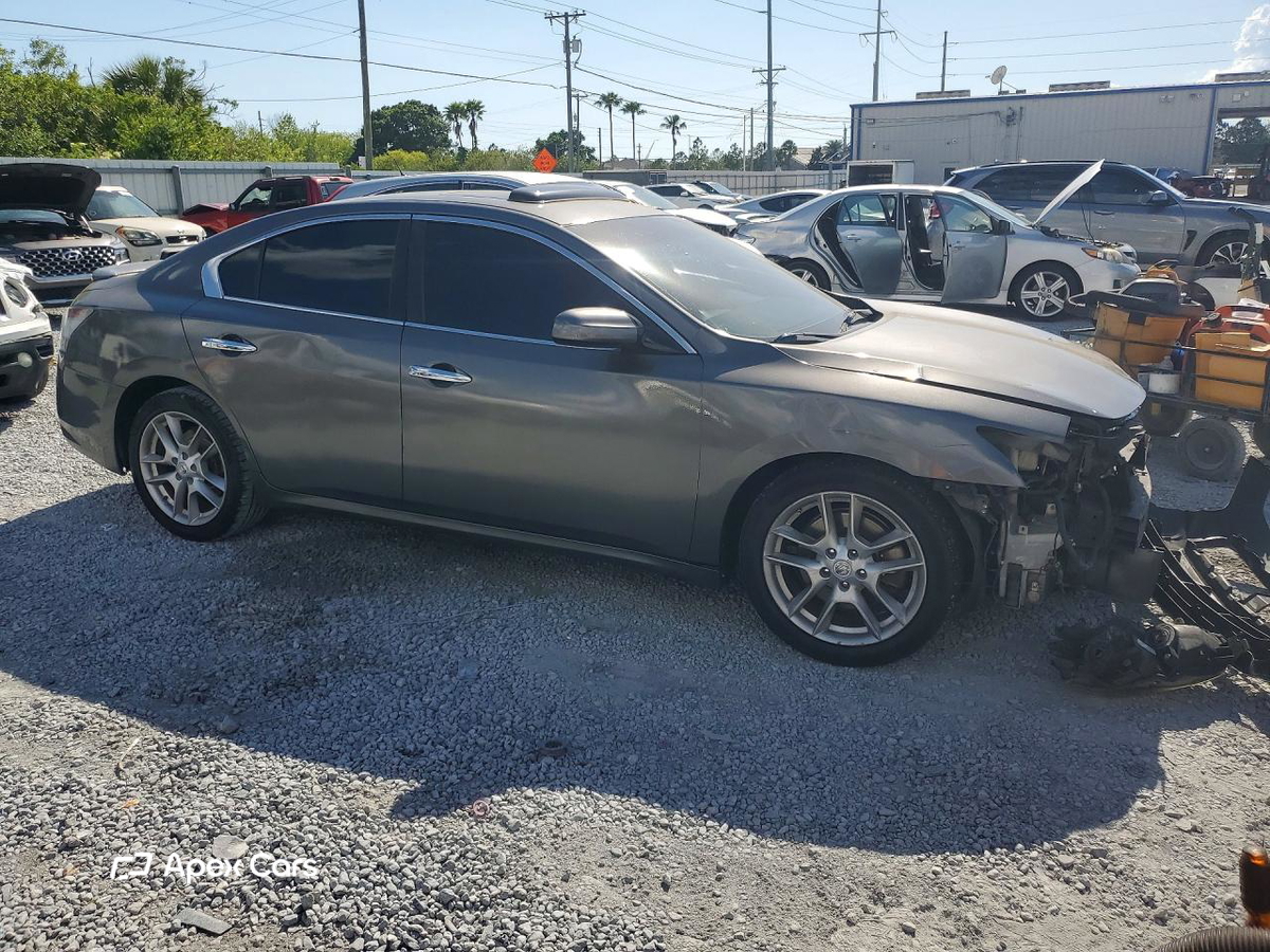 Nissan Maxima 2014