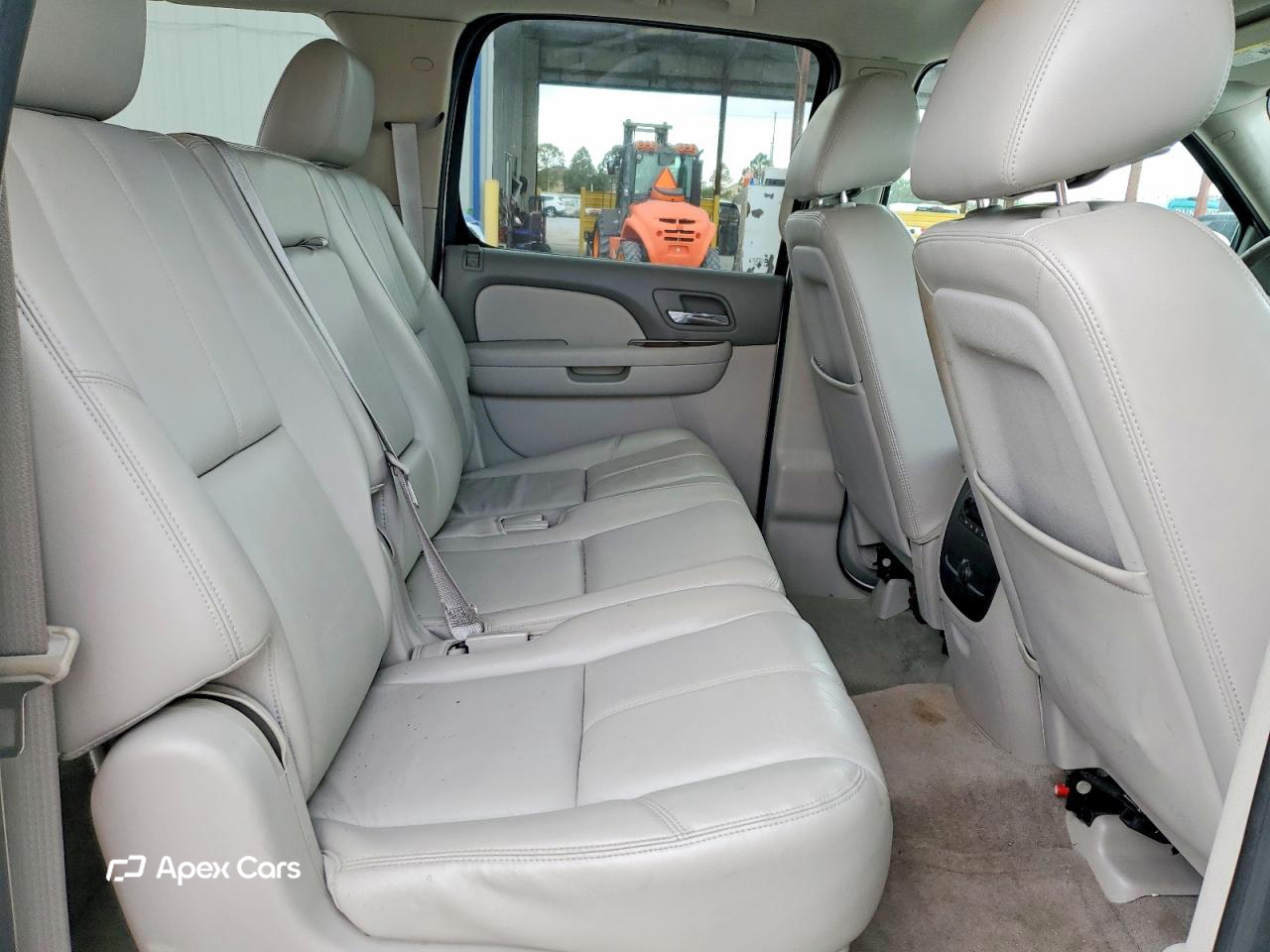 Chevrolet Suburban 2012