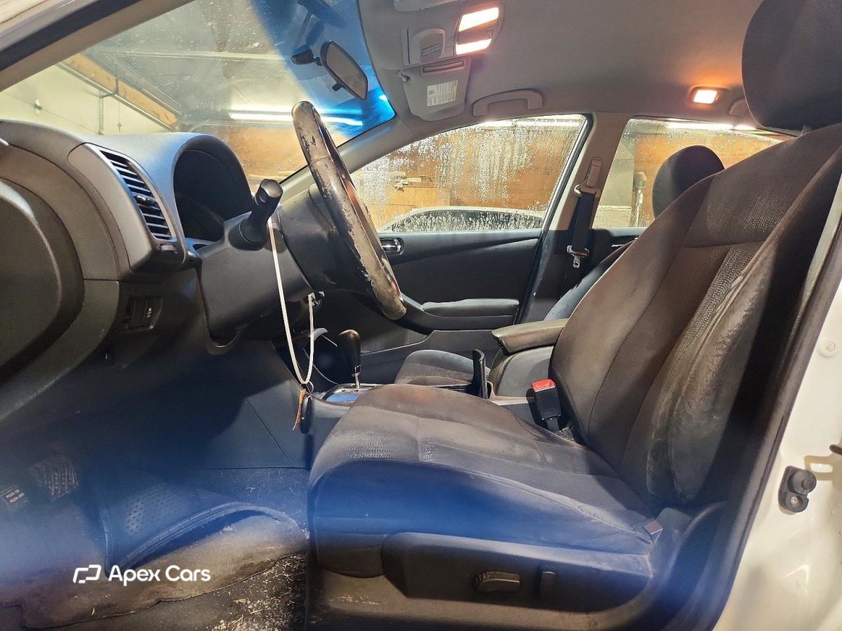 Nissan Altima 2011