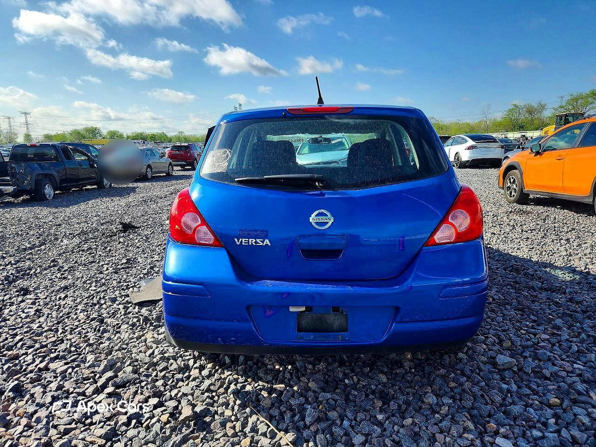 Nissan Versa 2012