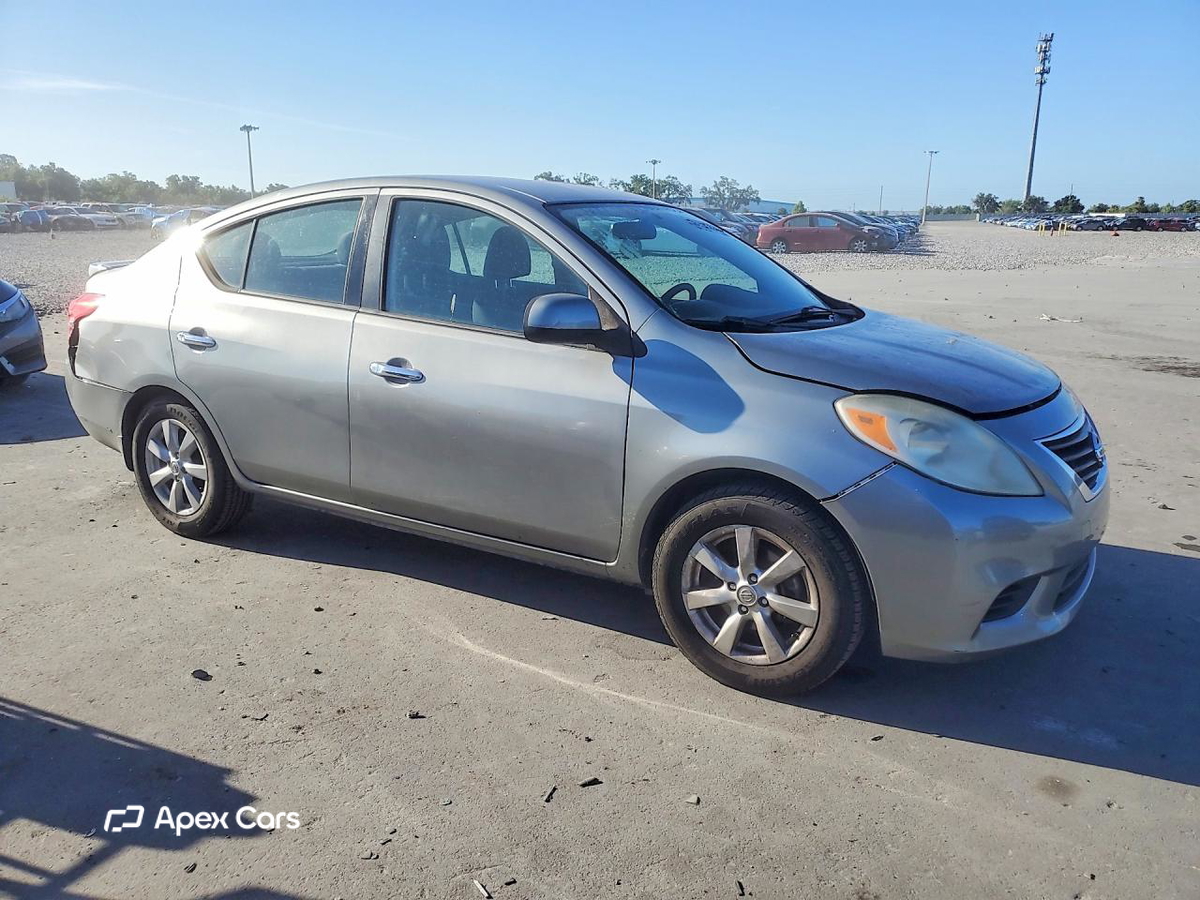 Nissan Versa 2014