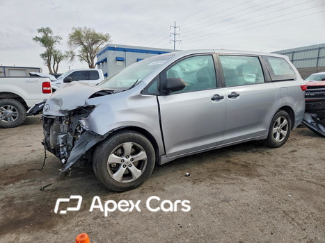 Toyota Sienna 2015 - Image 1 of 14