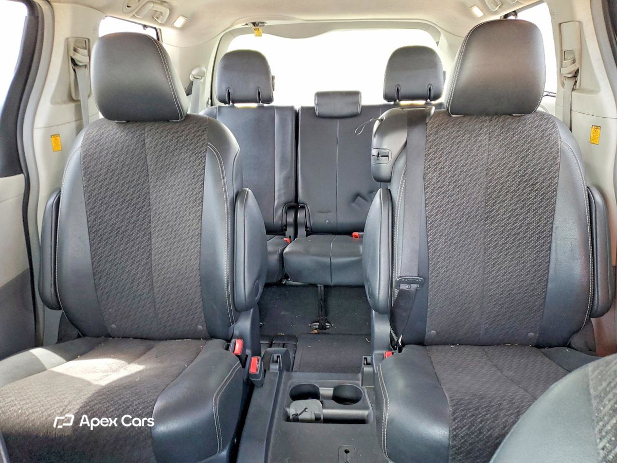 Toyota Sienna 2011