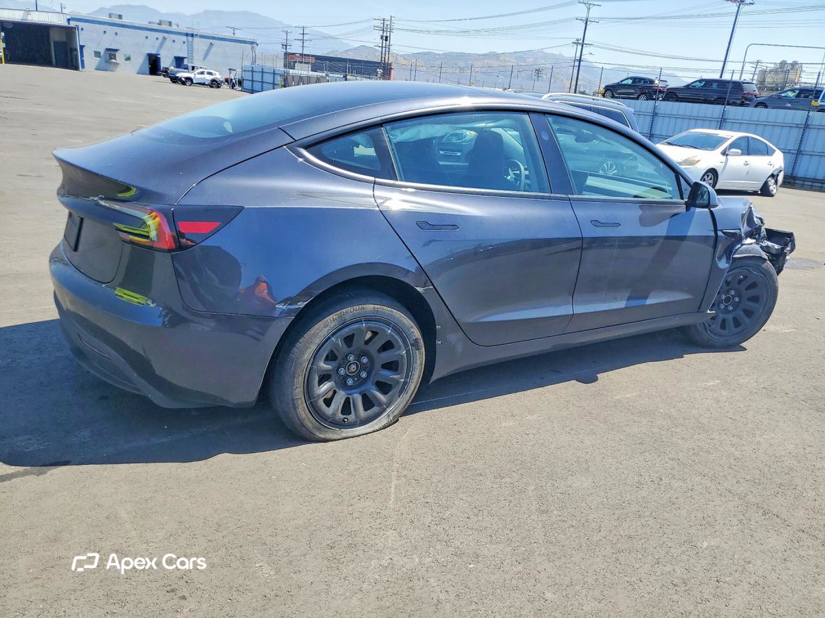 Tesla Model 3 2025