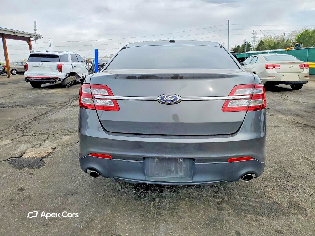 Ford Taurus 2016