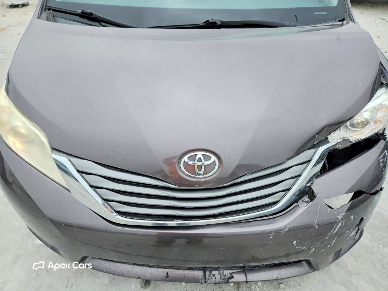 Toyota Sienna 2012