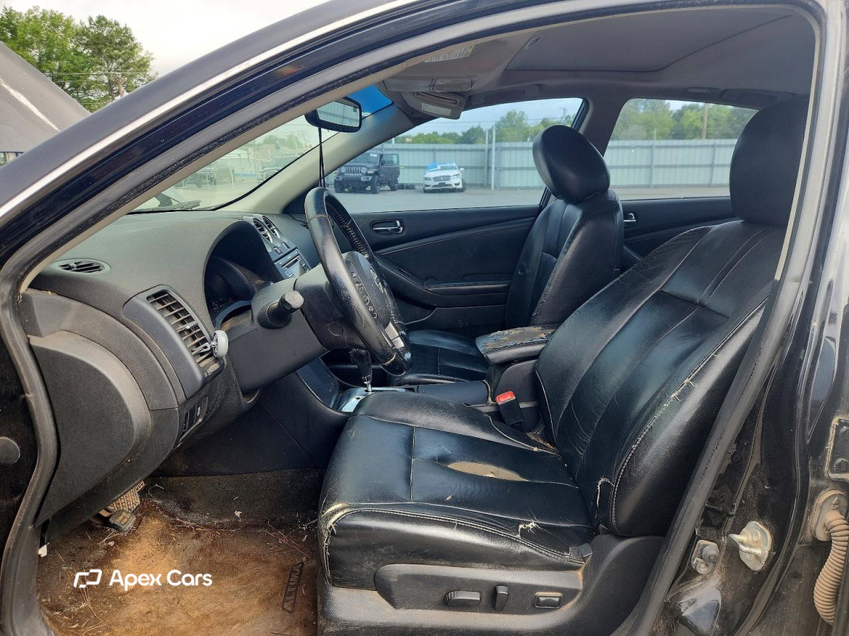 Nissan Altima 2012