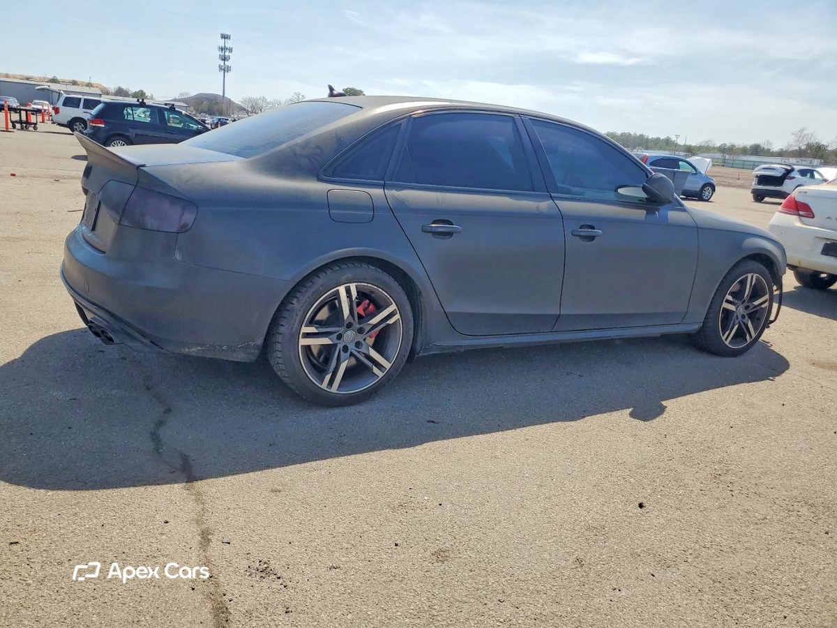 Audi RS4 2011
