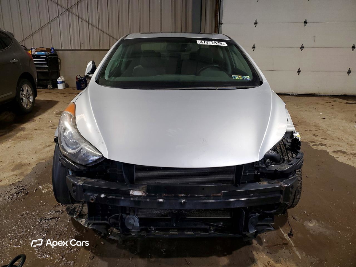 Hyundai Elantra 2012