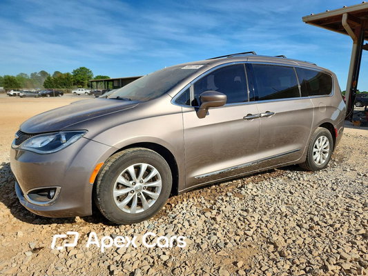 Chrysler Pacifica 2018 - Image 1 of 13