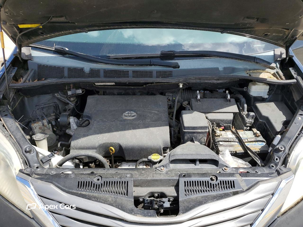 Toyota Sienna 2012