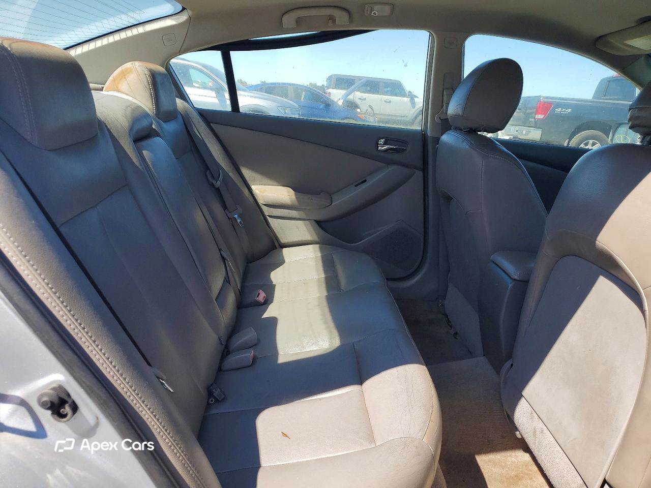 Nissan Altima 2010