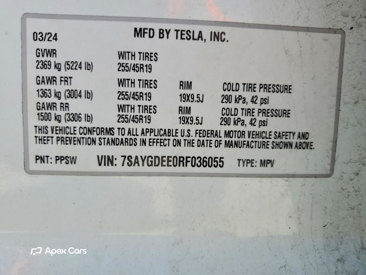 Tesla Model Y 2024