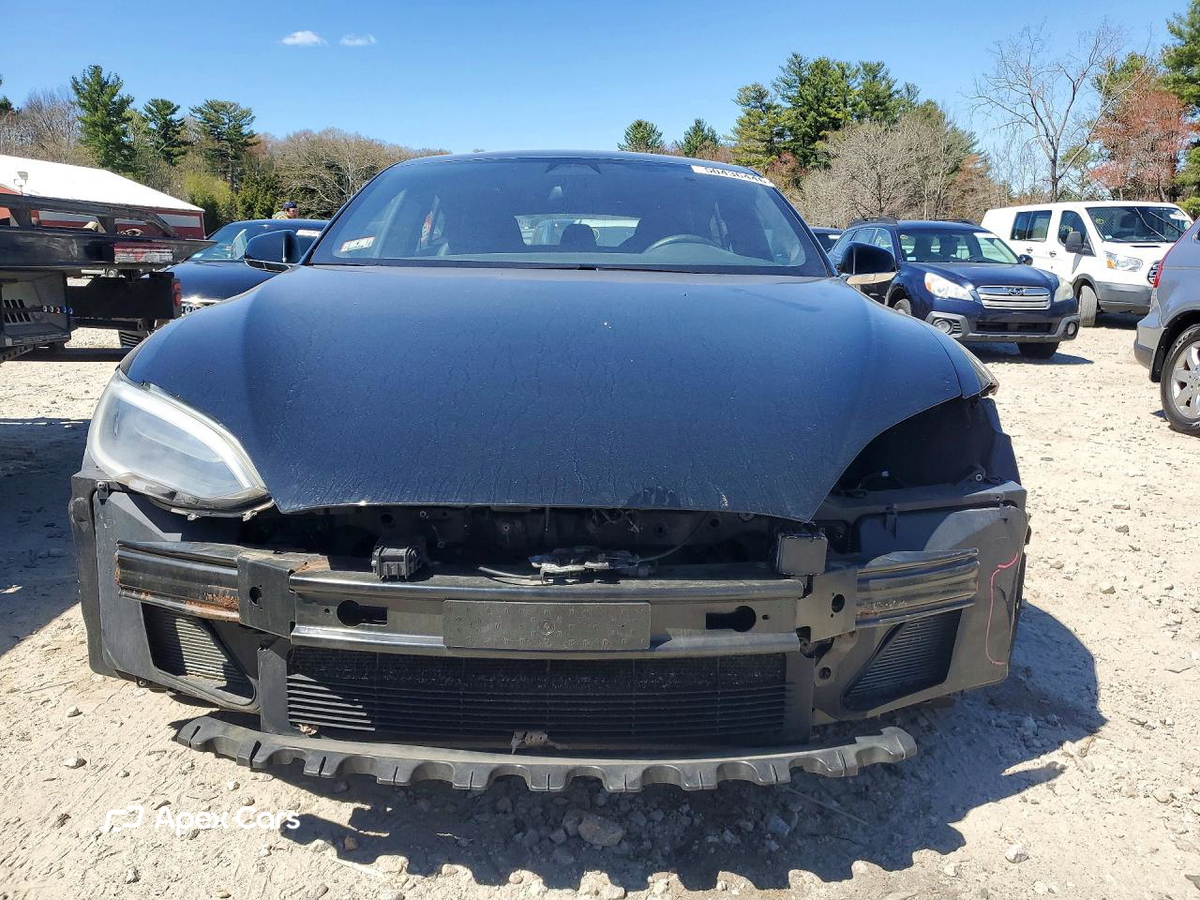Tesla Model S 2016