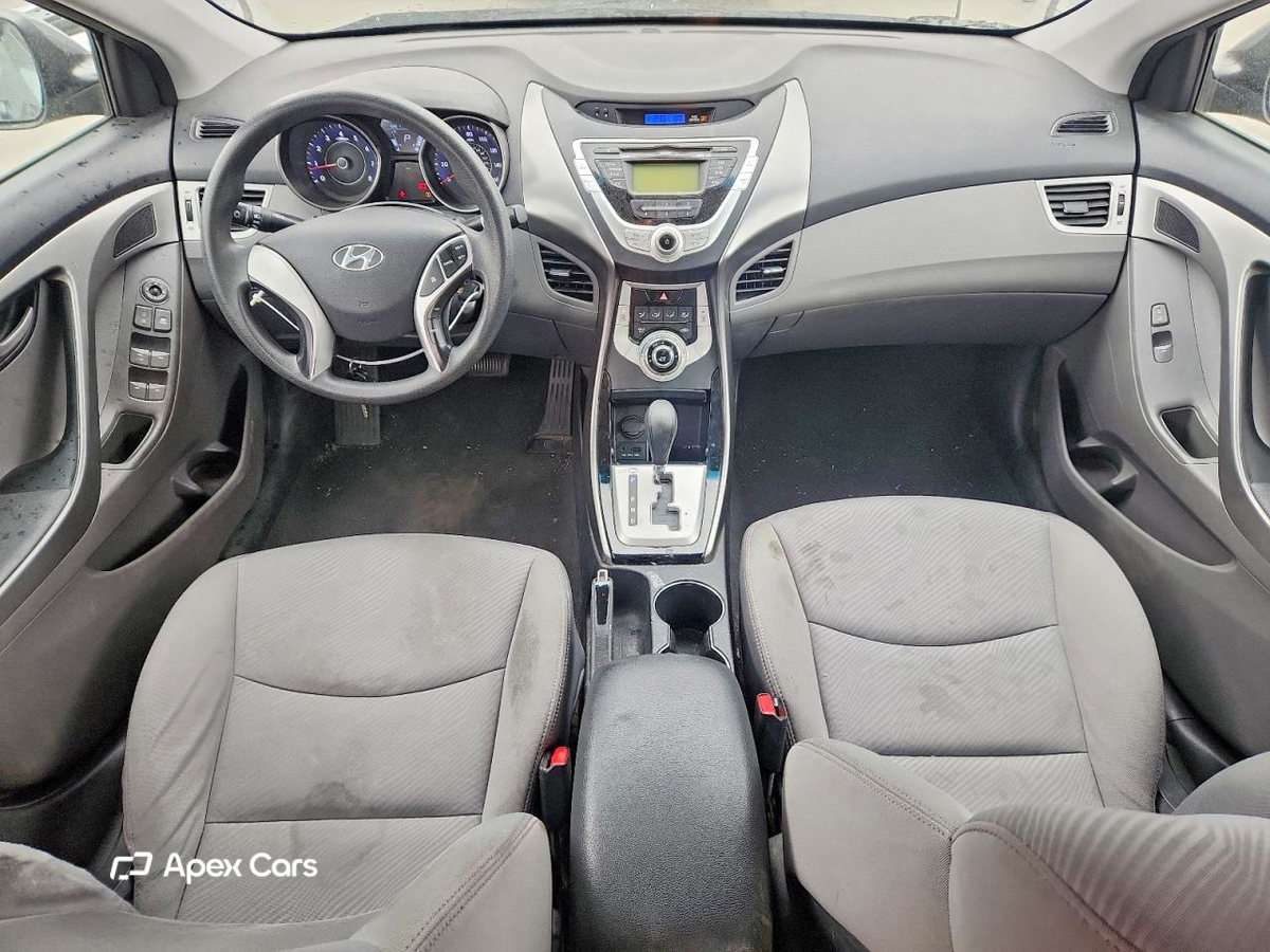 Hyundai Elantra 2012
