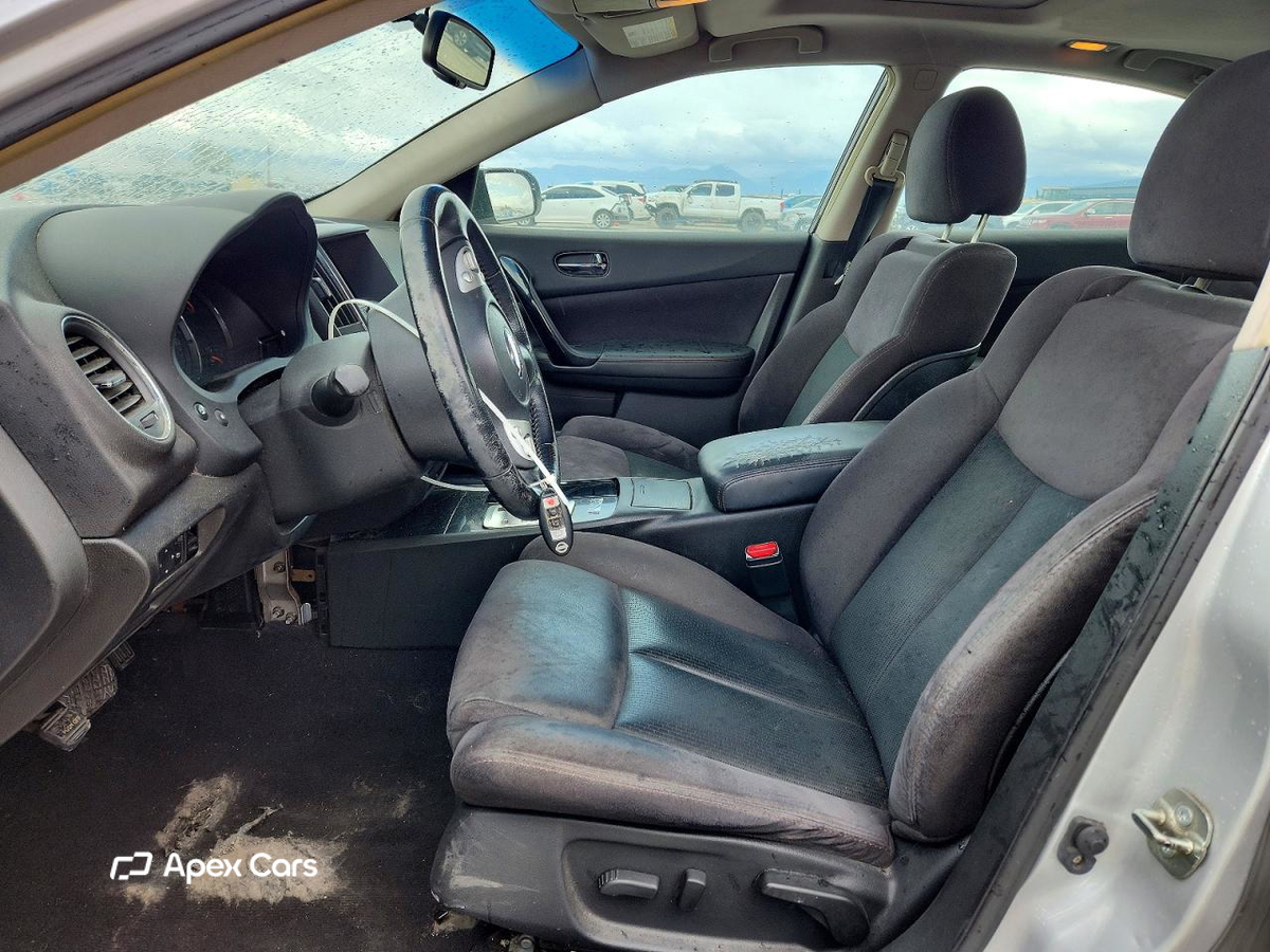 Nissan Maxima 2011