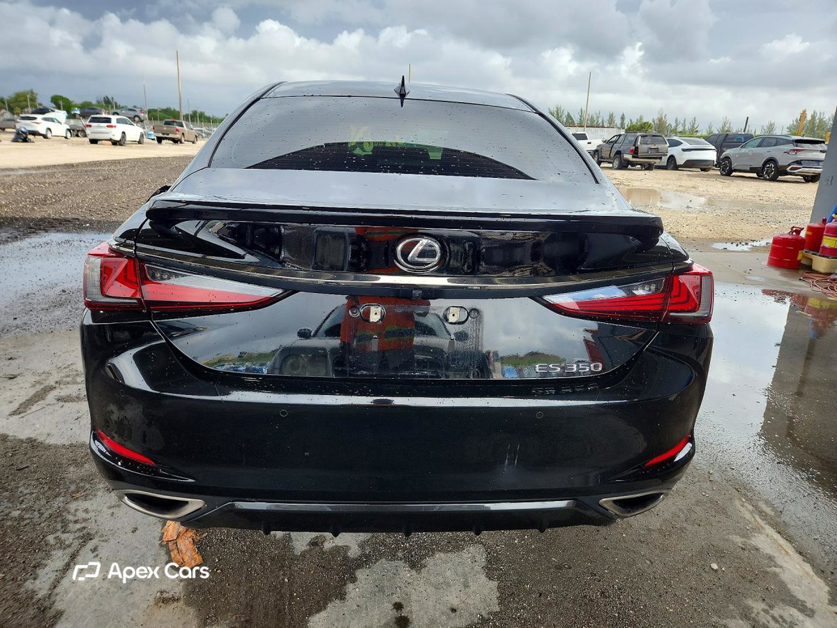 Lexus ES 2023