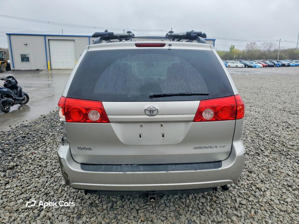 Toyota Sienna 2010